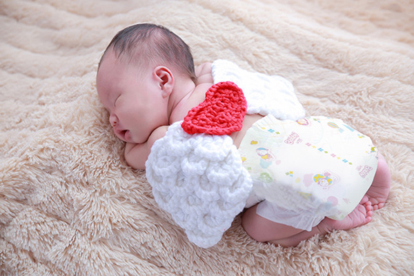 Bỉm mềm mỏng sẽ đem lại độ thoải mái cho bé suốt ngày dài